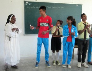 Sr. Maria do Céu, OP, was a guest speaker in my classes, offering another model of Religious missionary life for my students to consider. She did a great job of sharing that within each of us is a “light,” a Light which is meant to be shared!